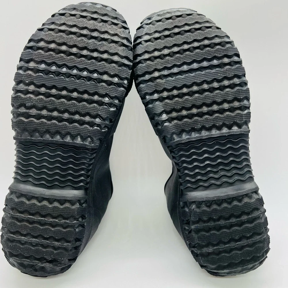 BOGS UNISEX ZIPPERED BLACK OVERSHOE SIZE 10 WATERPROOF COMPOSITE TOE NWOT - Picture 13 of 13